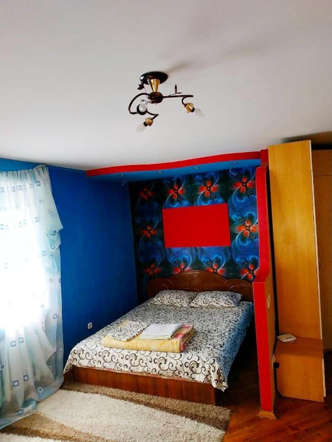 "Центр Ж/Д" Daire Rivne Dış mekan fotoğraf